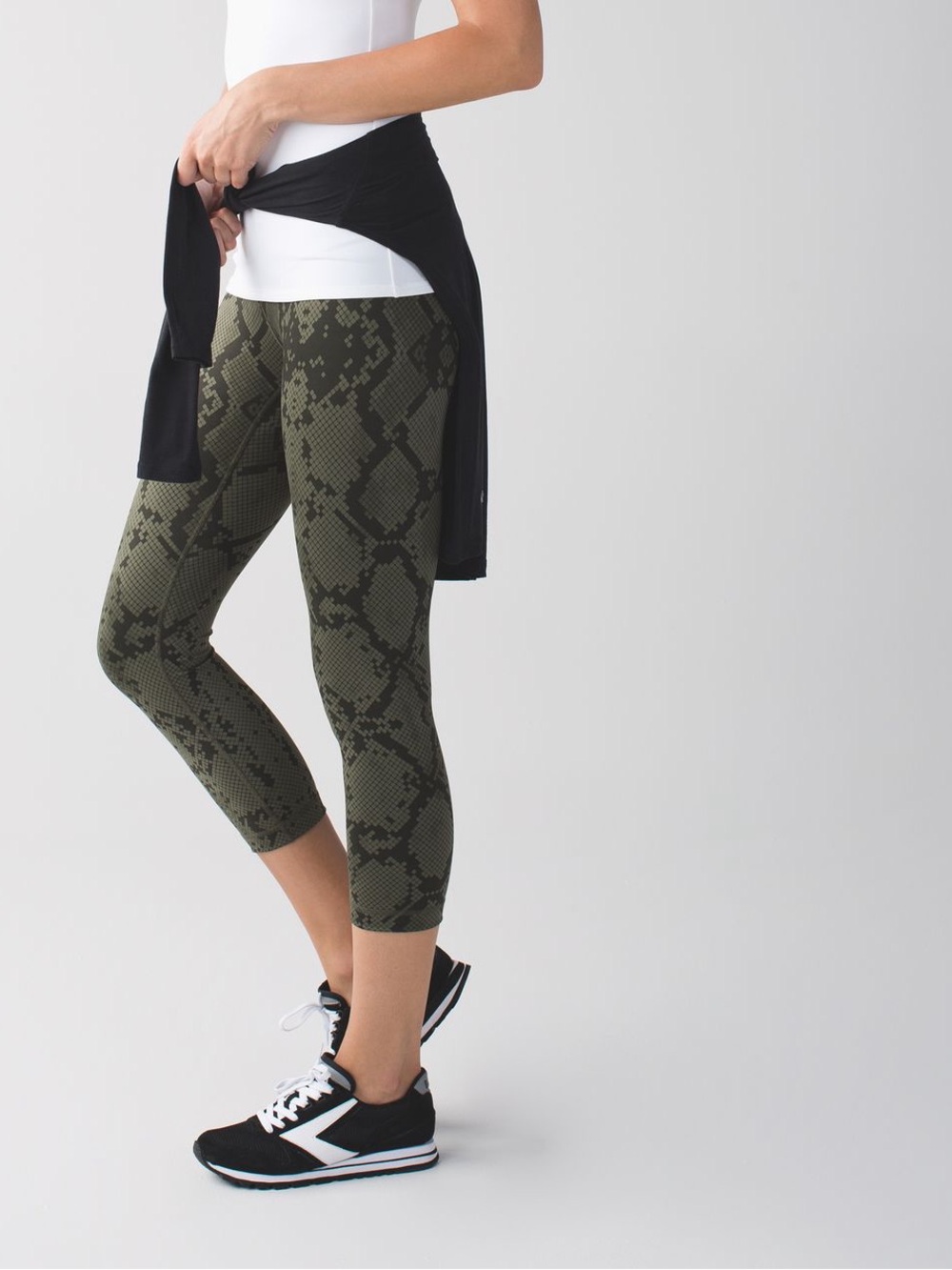 Lululemon Wunder Under Crop Ziggy Snake Fatigue Green Gator Green leggings